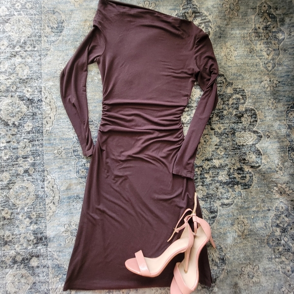 ELEGANT BROWN DRESS - Picture 3 of 6